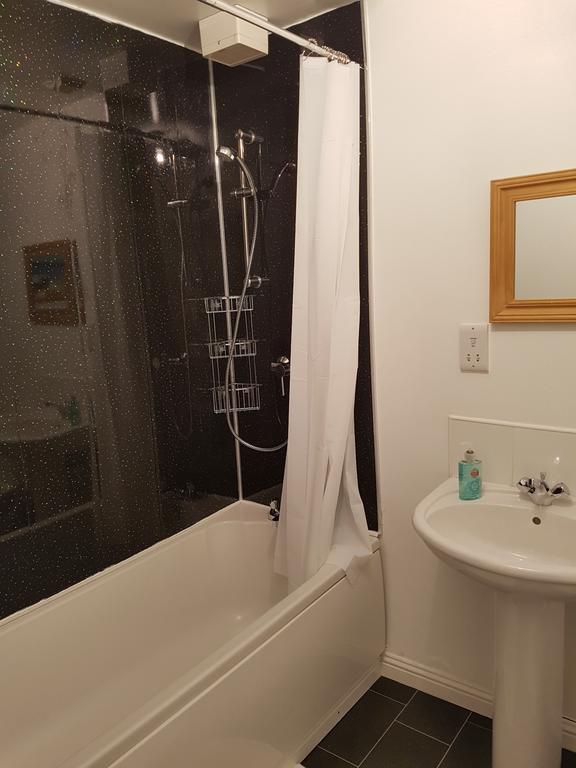 Bathgate Contractor And Business Apartment Экстерьер фото